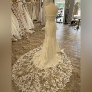 Stunning Private Label Gown - Never Worn and Unaltered
